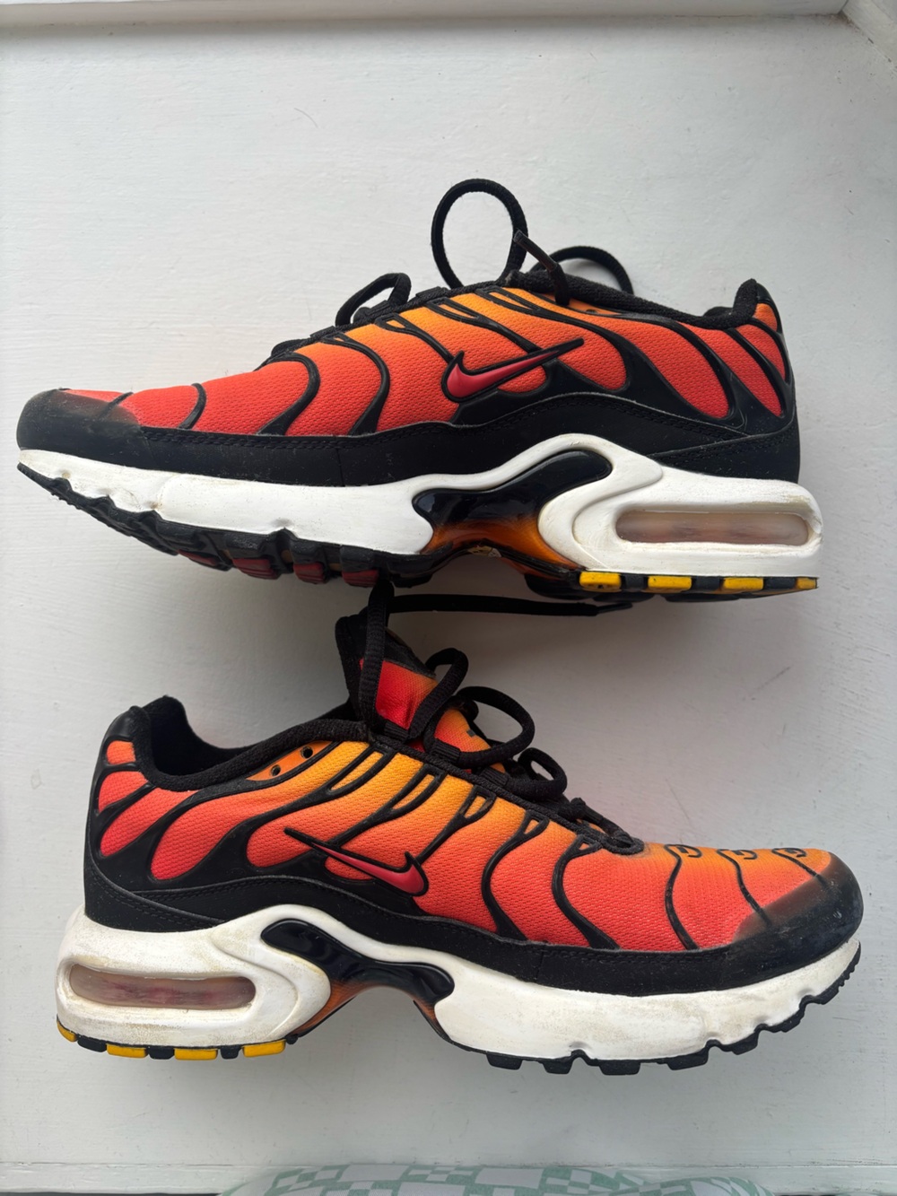 Nike Airmax Plus sneakers
Youth size 6.5
Women’s size 8